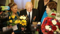 супер свадьба в питере: молодоженам на двоих 176 лет!